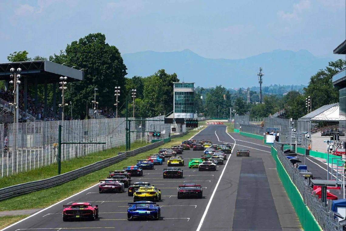 Al momento stai visualizzando Aci Racing Weekend: Monza decisiva per i 12 titoli del Campionato Italiano GT Sprint