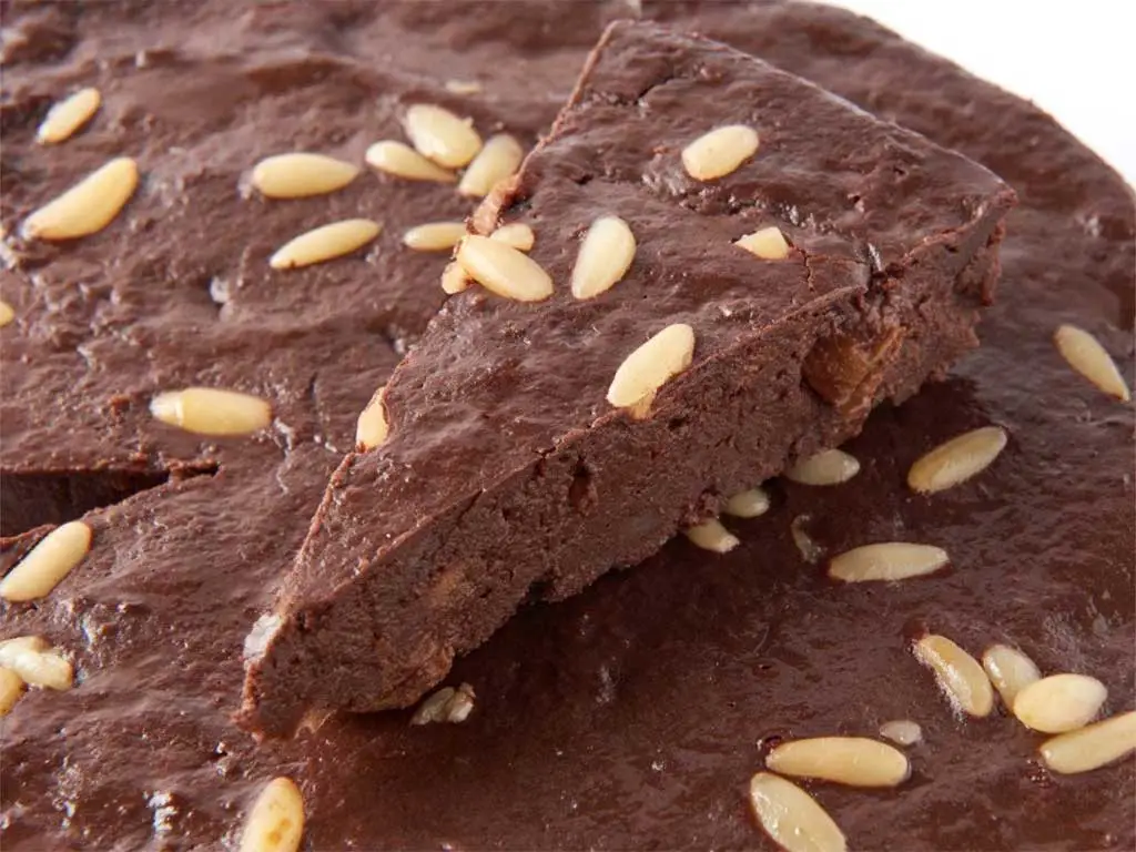 Al momento stai visualizzando Dolci sfide e ricette della nonna: Concorezzo cerca «La Pusè Buna»